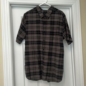 Men’s XL classic fit black/gray plaid shirt